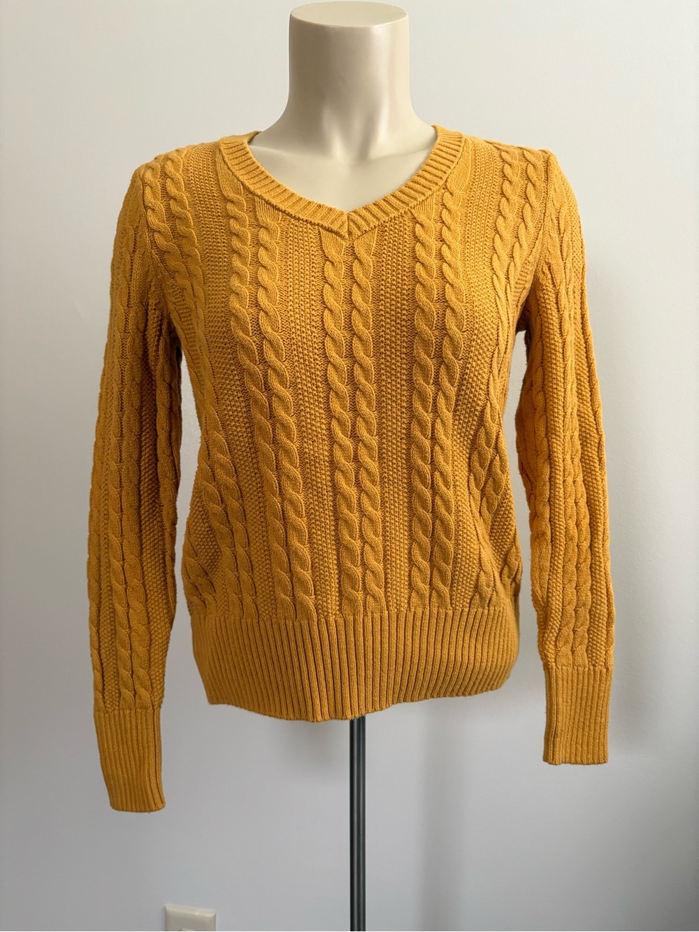 Style & Co. Amber/Yellow Cable Knit V-Neck Sweater Ribbed Cuffs Hemline Size PS